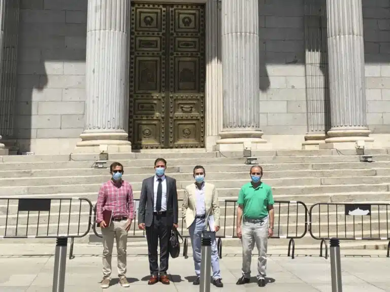 Fesvet se reúne con el grupo parlamentario Vox, para exponer las propuestas presentadas al grupo sanidad y salud pública del congreso.