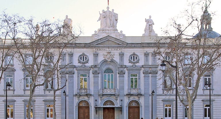 El Supremo desestima el recurso de Fesvet contra el R.D. 101/2025, que establece el Título de Especialista en Laboratorio Clínico